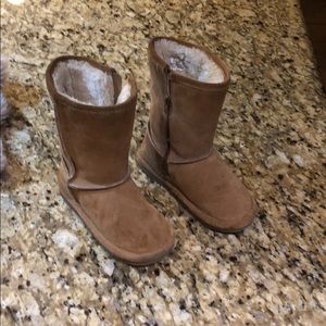 Chestnut/caramel suede faux fur boots
